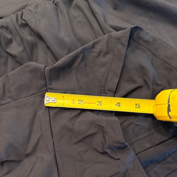 HALARA Women's Athletic Black Shorts - Picture 4 of 6